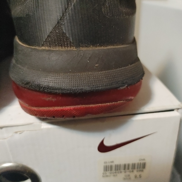 Nike LeBron 9 Low - Picture 10 of 13